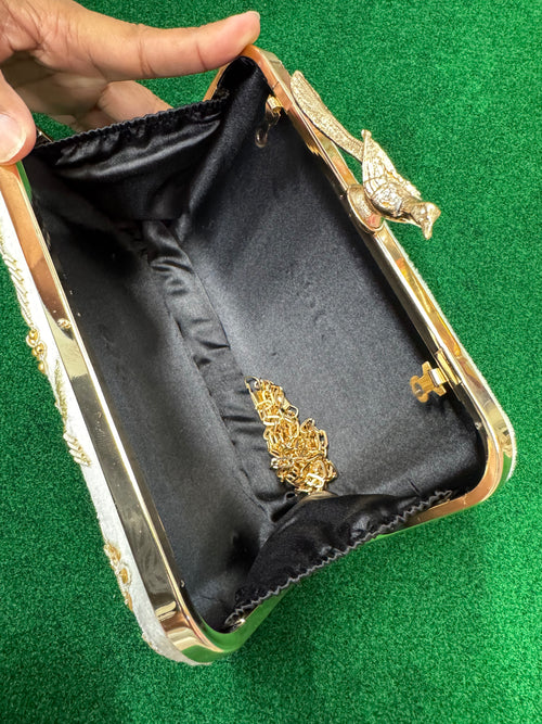Embroidered Clutch peacock top clasp handbag (String included)