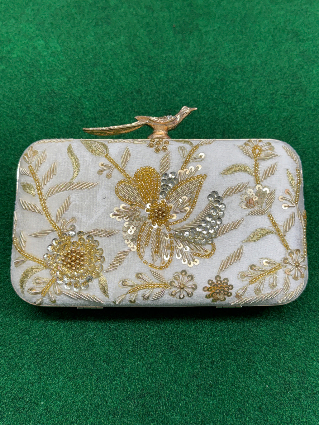 Embroidered Clutch peacock top clasp handbag (String included)
