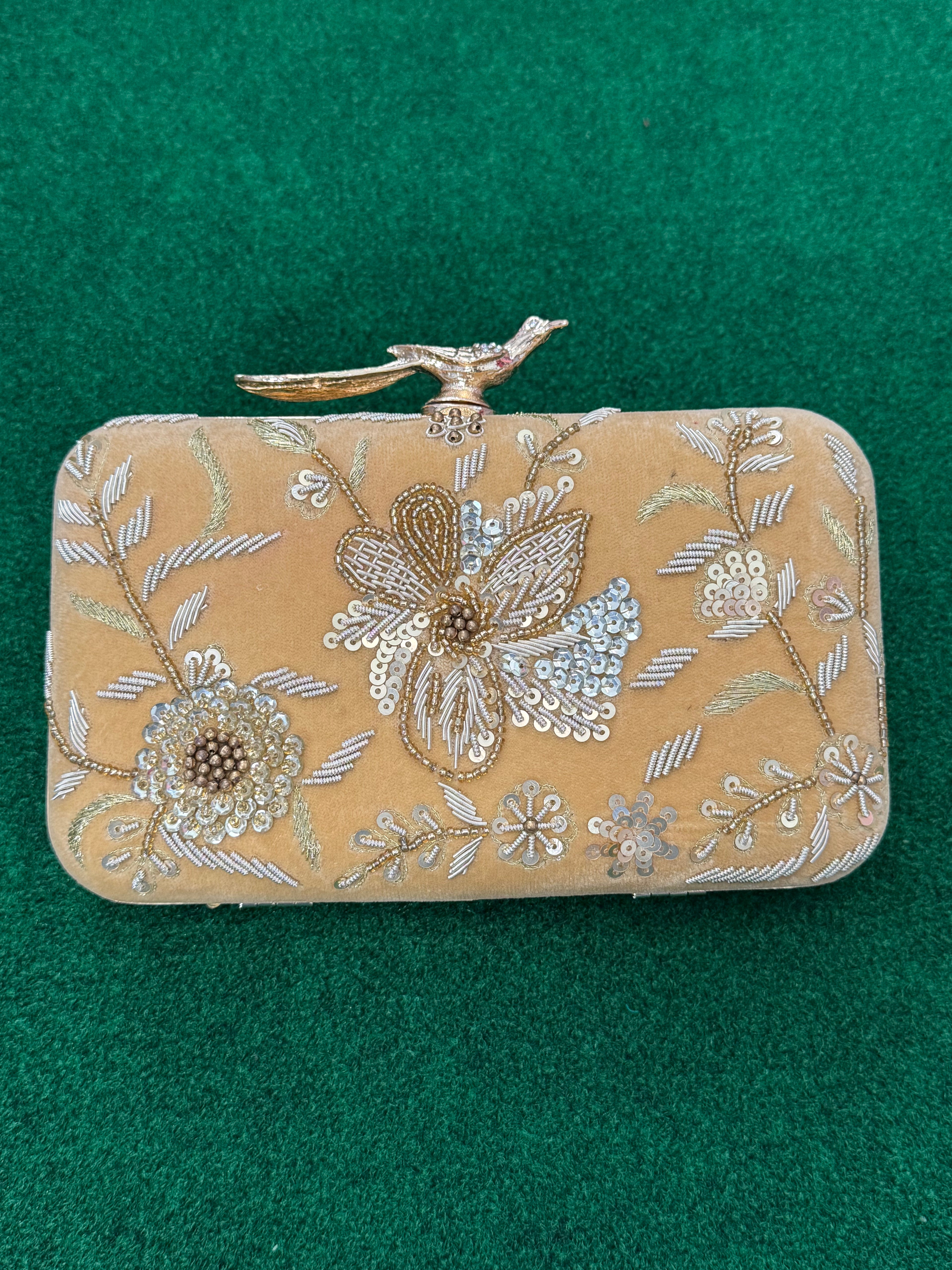 Embroidered Clutch peacock top clasp handbag (String included)