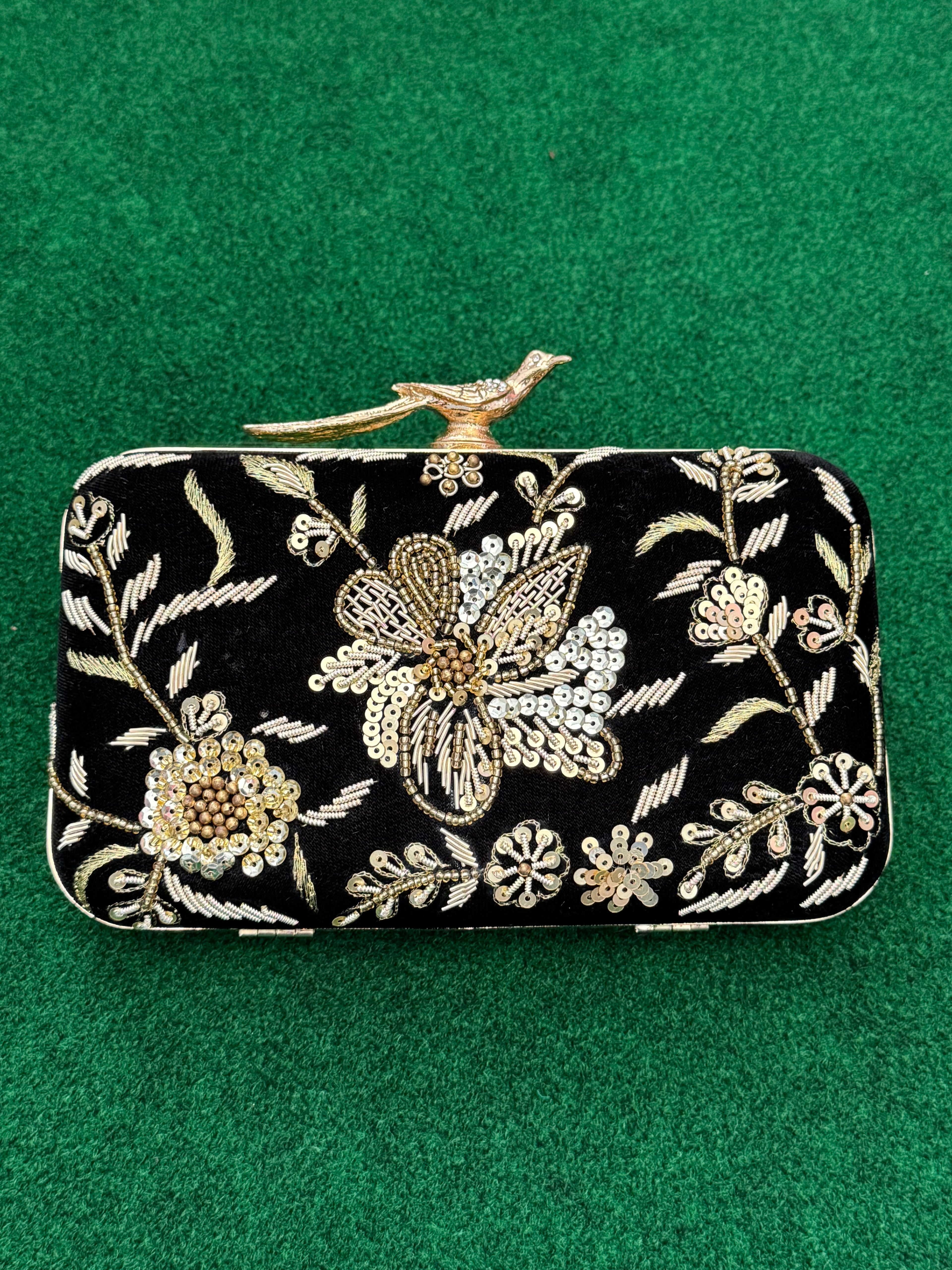 Embroidered Clutch peacock top clasp handbag (String included)