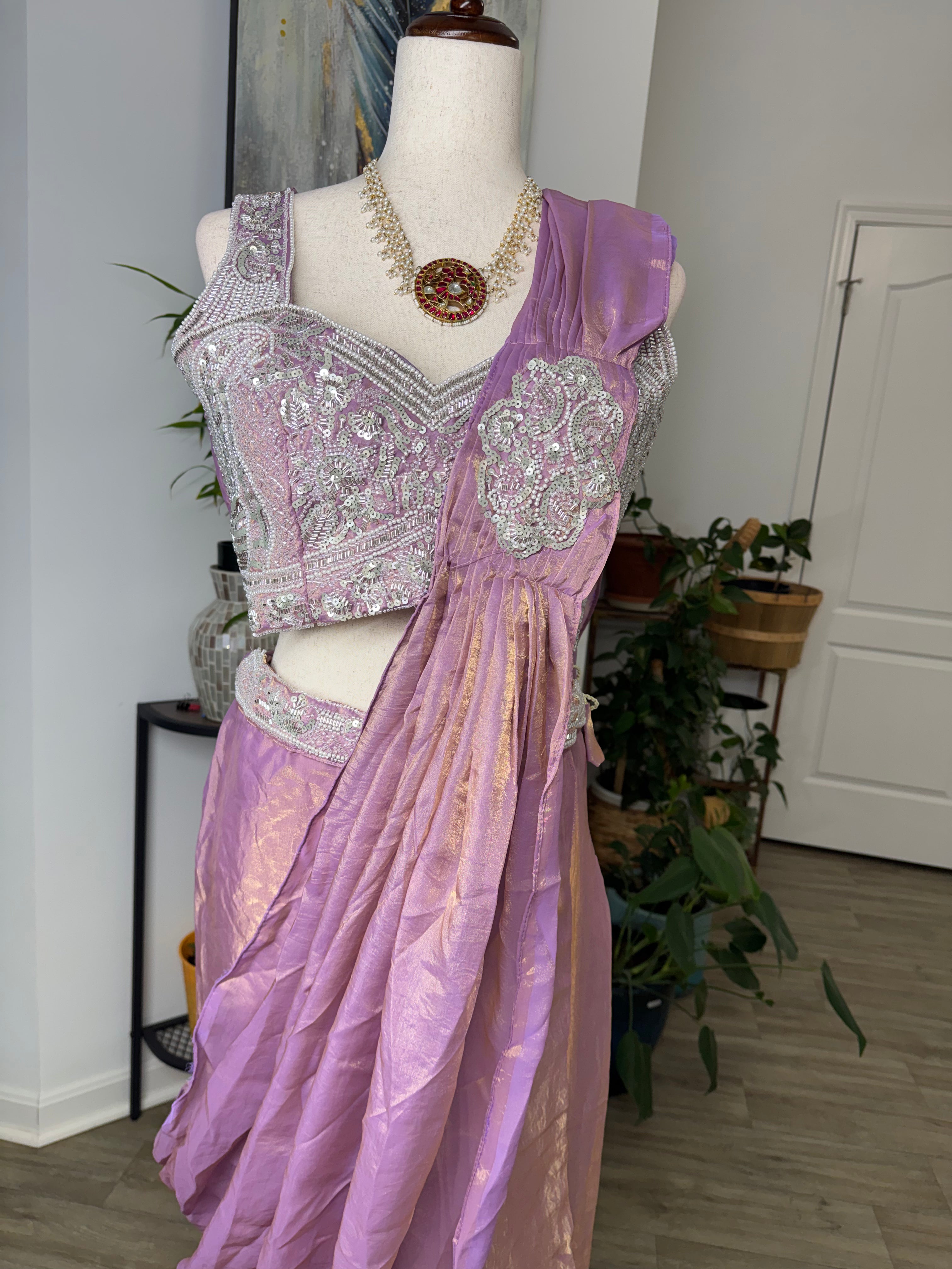 Indo-Western Style One Minute Saree Space Silk Fabric With Sleeve Less Blouse